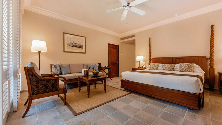 Colonial Garden View Terrace